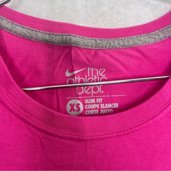 5/$25 Nike tee pink XS slim fit - Picture 2 of 3